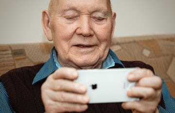 Slim kiezen voor een seniorensmartphone